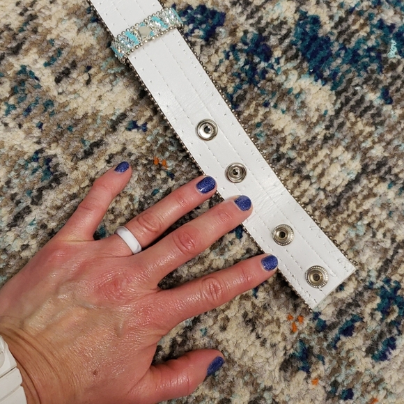 Jeweled Bling Buckle with flashy belt - Picture 7 of 11